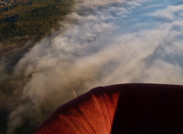 Sobrevolando las nubes